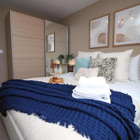 Observatory 2 Bedroom Apartment Overlooking Beach 스완지 외부 사진