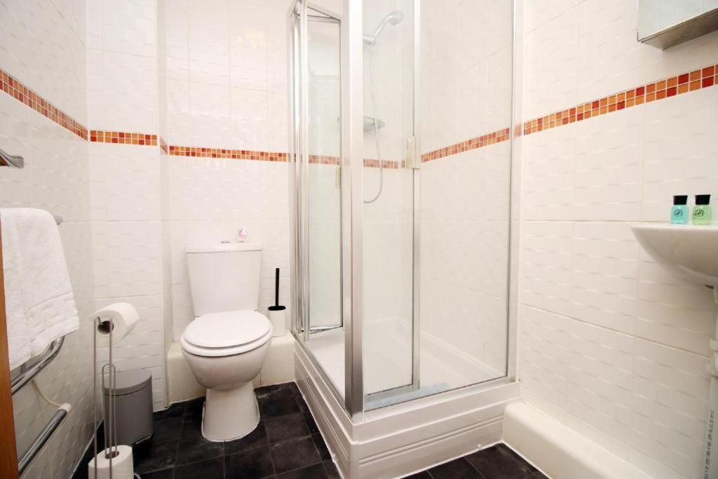 Observatory 2 Bedroom Apartment Overlooking Beach 스완지 외부 사진