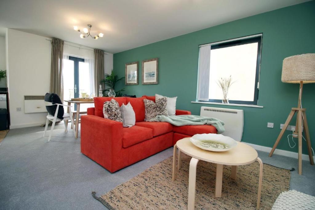 Observatory 2 Bedroom Apartment Overlooking Beach 스완지 외부 사진