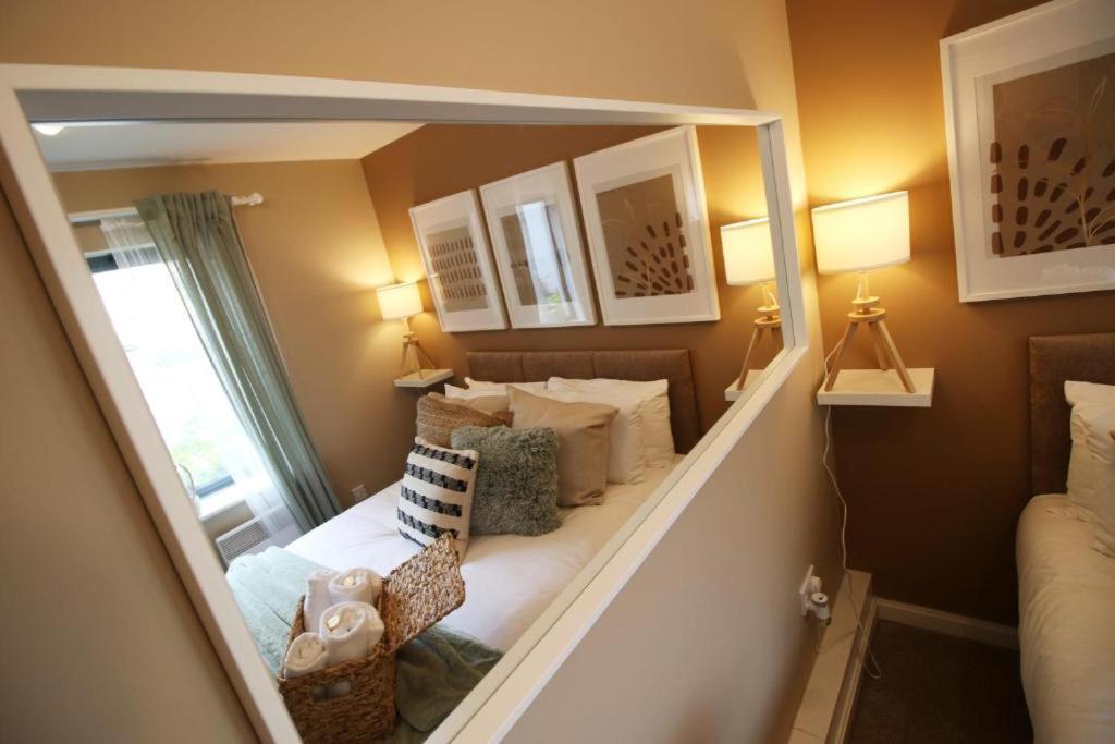 Observatory 2 Bedroom Apartment Overlooking Beach 스완지 외부 사진