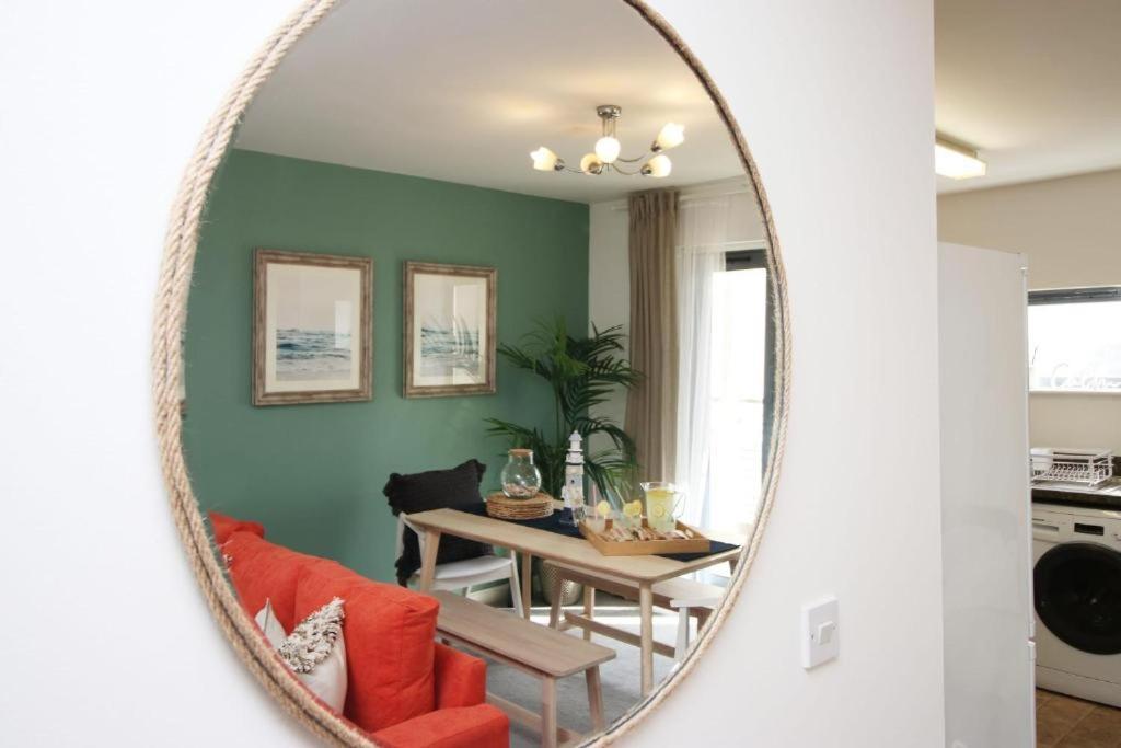 Observatory 2 Bedroom Apartment Overlooking Beach 스완지 외부 사진