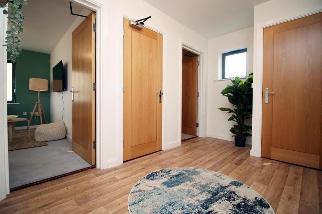 Observatory 2 Bedroom Apartment Overlooking Beach 스완지 외부 사진
