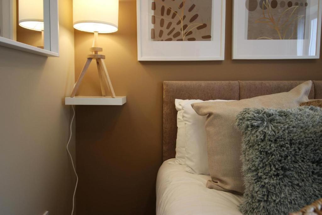 Observatory 2 Bedroom Apartment Overlooking Beach 스완지 외부 사진